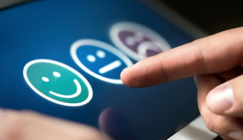 Sử dụng satisfaction surveys để cải thiện dịch vụ