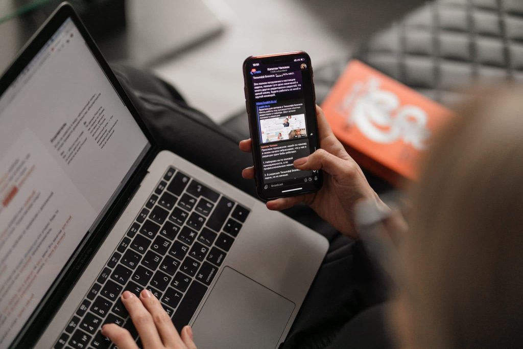 Thiết kế app thương mại điện tử với gửi đơn đặt hàng