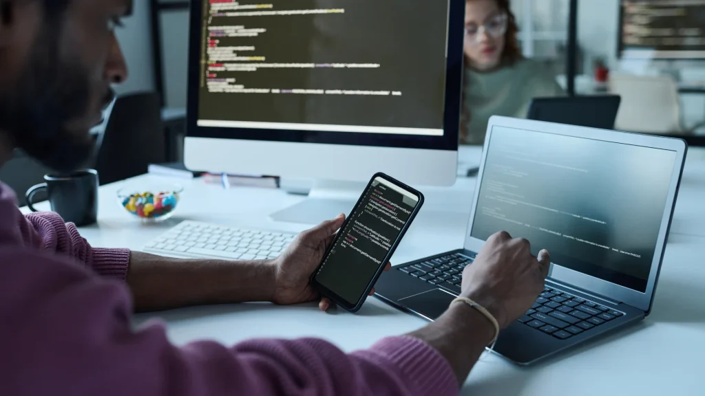 Các Lưu Ý Không Thể Bỏ Qua Khi Thuê Mobile App Developer 1 Các mẹo quan trọng khi thuê lập trình viên ứng dụng di động