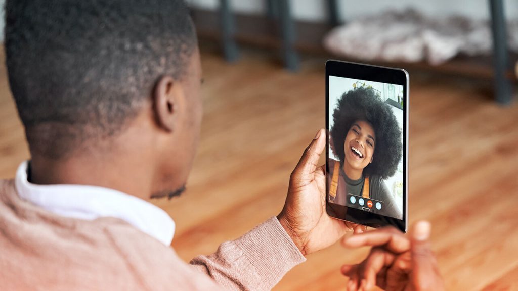 Vì sao hẹn hò qua video ngày càng phổ biến