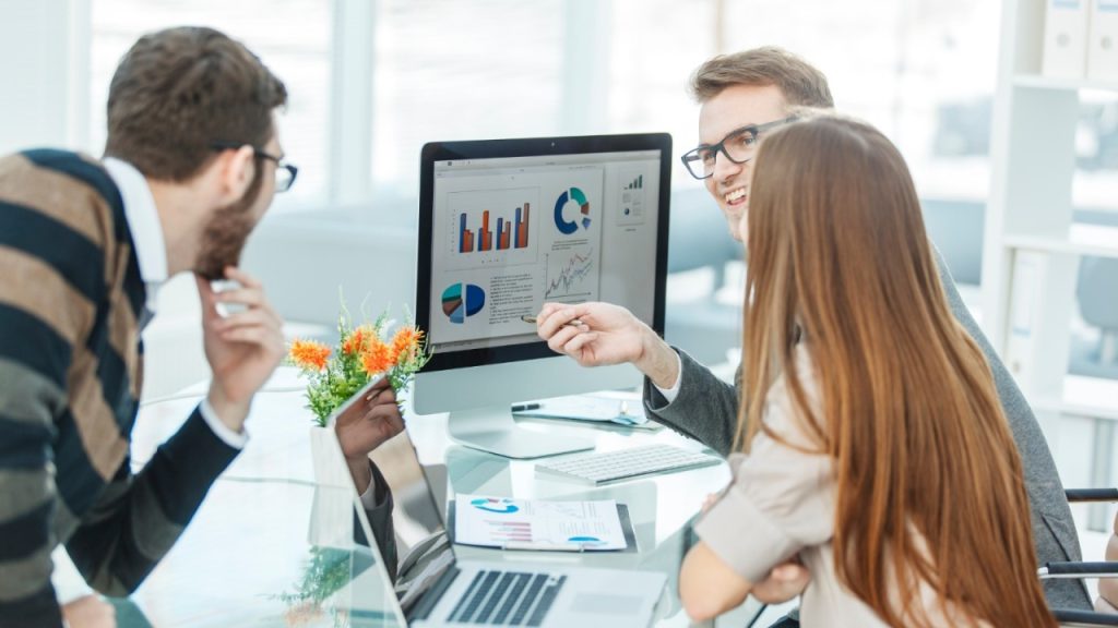 Từ developer hoặc business analyst đến project manager hành trình từ thực thi đến dẫn dắt