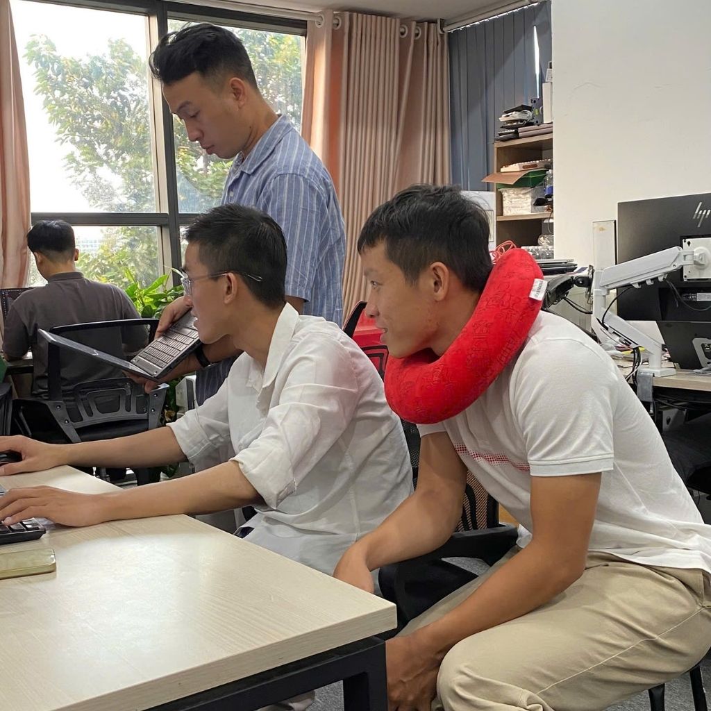 Cuộc họp của team dev tại homenest