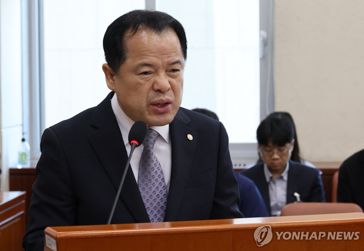 선관위 국조특위, 업무보고 하는 위철환 선관위원장 직무대행