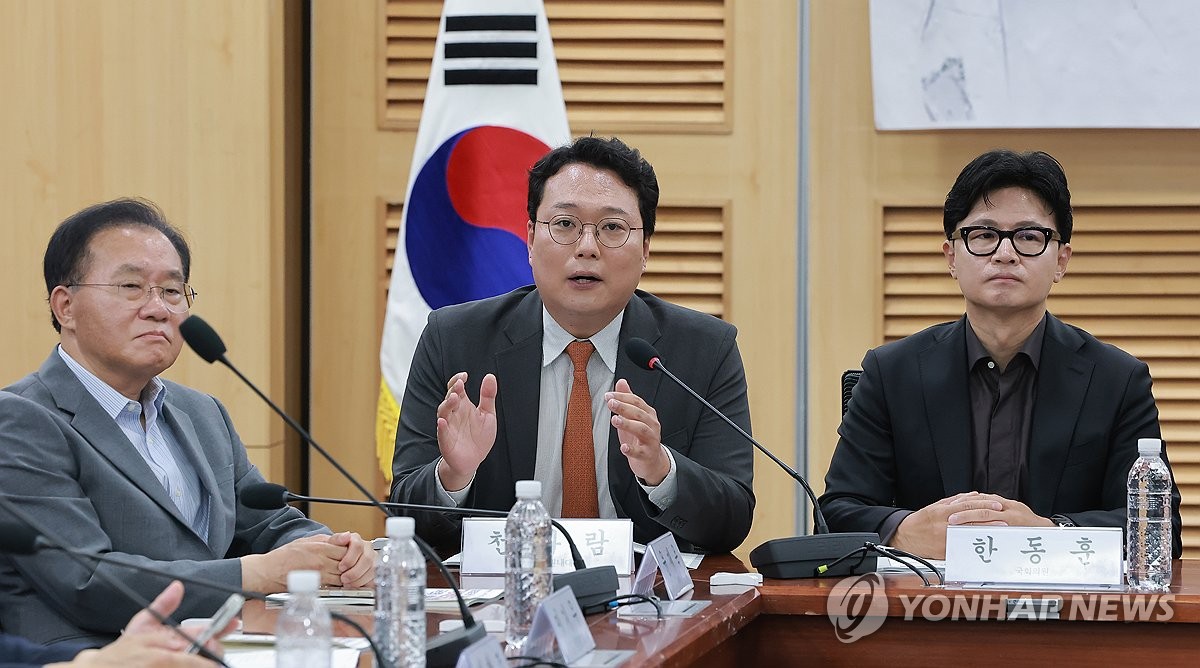 격려사하는 개혁신당 천하람 원내대표
