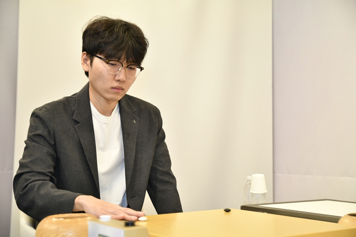 신진서 9단이 쏘팔코사놀 최고기사결정전에서 6연패를 달성했다.