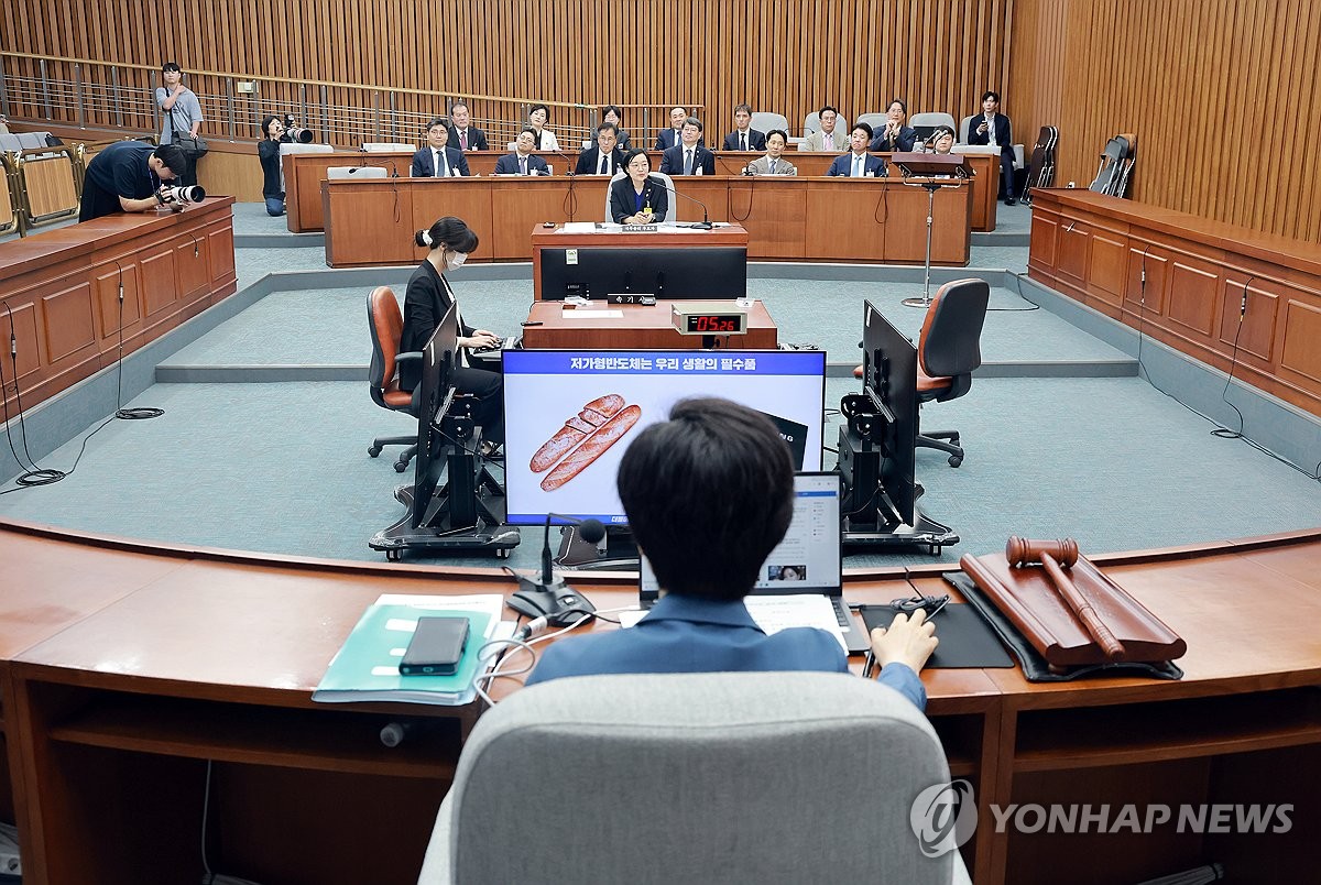 이틀째 이어지는 한성숙 국무총리 후보자 인사청문회