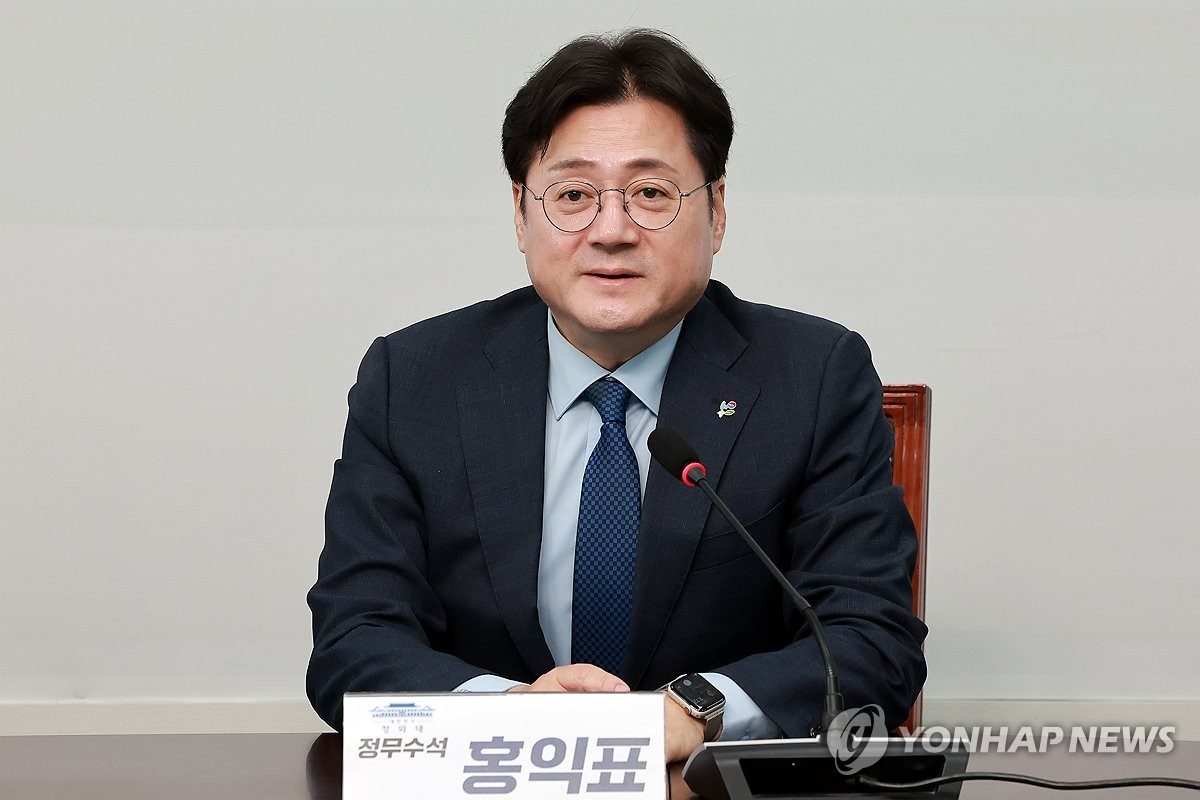 인사말하는 홍익표 청와대 정무수석