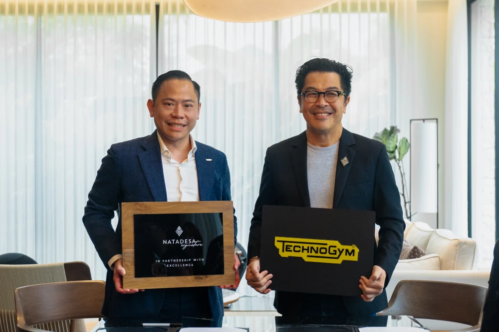 Natadesa x Technogym Plaque L-R (Bapak Ardhi Sethiadarma dan Bapak Putu Agung Prianta)