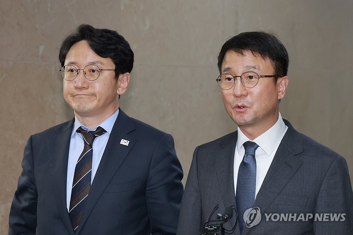 與 "오늘 본회의서 법사위 포함 11개 상임위 선출안 먼저 처리" | 연합뉴스