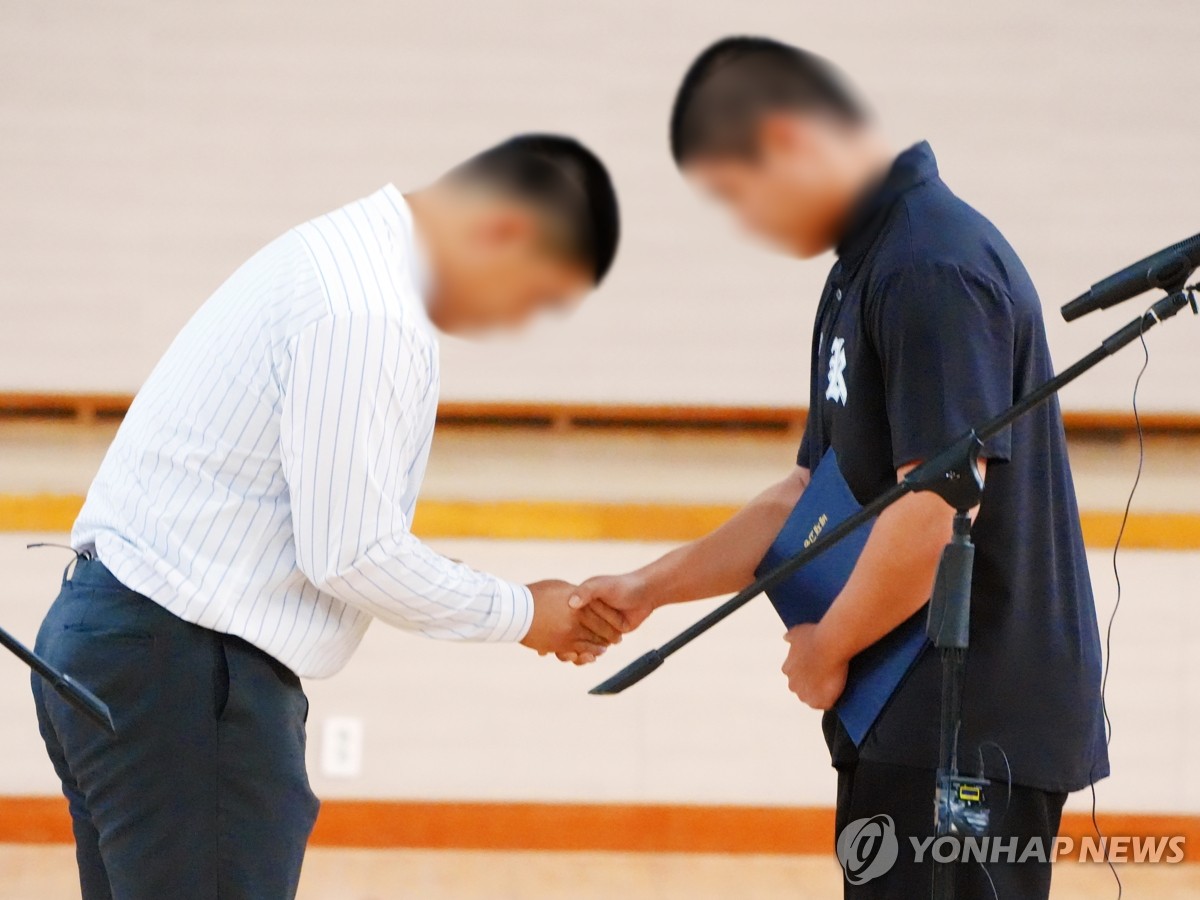 배재고 야구부 광주 찾아 사과 "깊이 반성, 인성 중요성 깨달아"(종합2보) | 연합뉴스