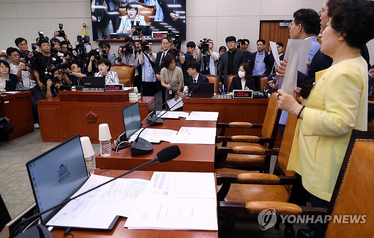 與, 법사소위에 '보완수사권 폐지' 형소법 회부…국힘 반발(종합2보) | 연합뉴스