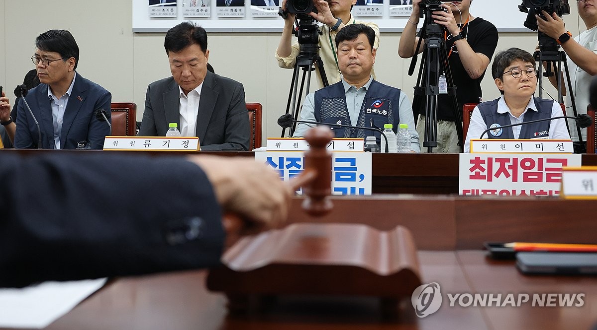 내년 최저임금 격차 690원, 심의 한번더…소상공인 측 반발 퇴장(종합2보) | 연합뉴스