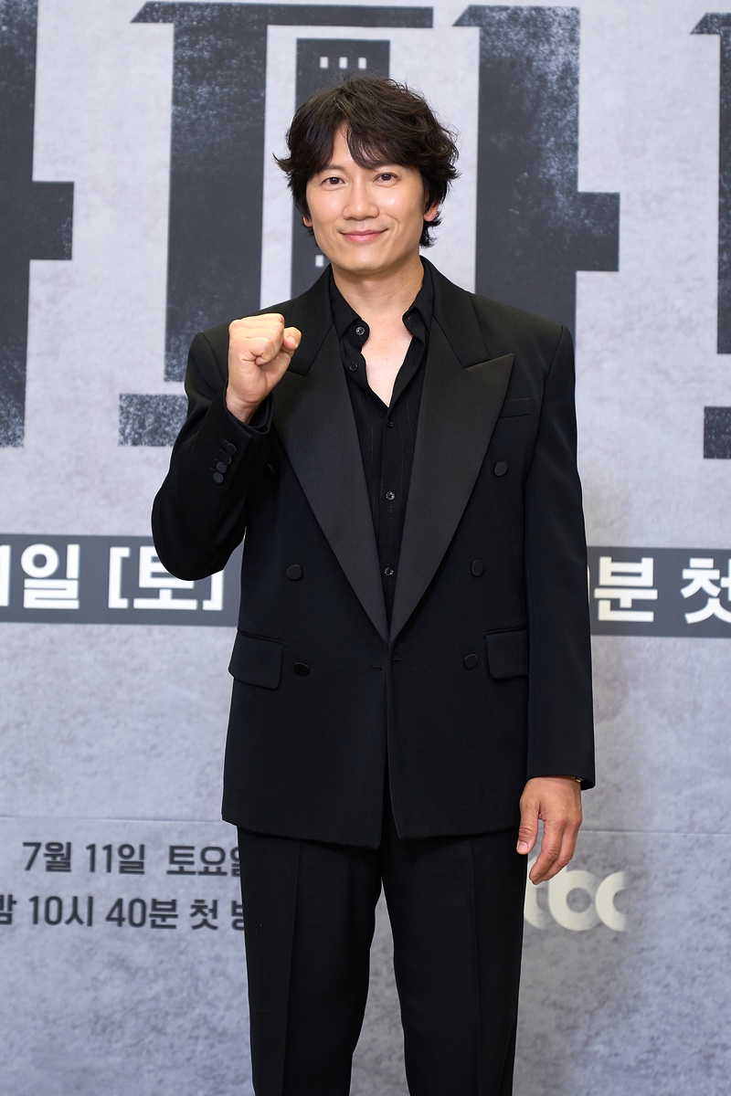 지성 "'아파트' 보는 시각 달라져…세상의 따뜻함 전할게요" | 연합뉴스