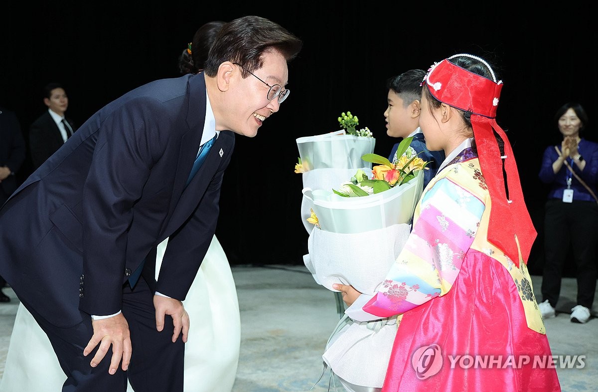 李대통령, 서울 도착…국내 현안 살피며 국정운영 '고삐' | 연합뉴스