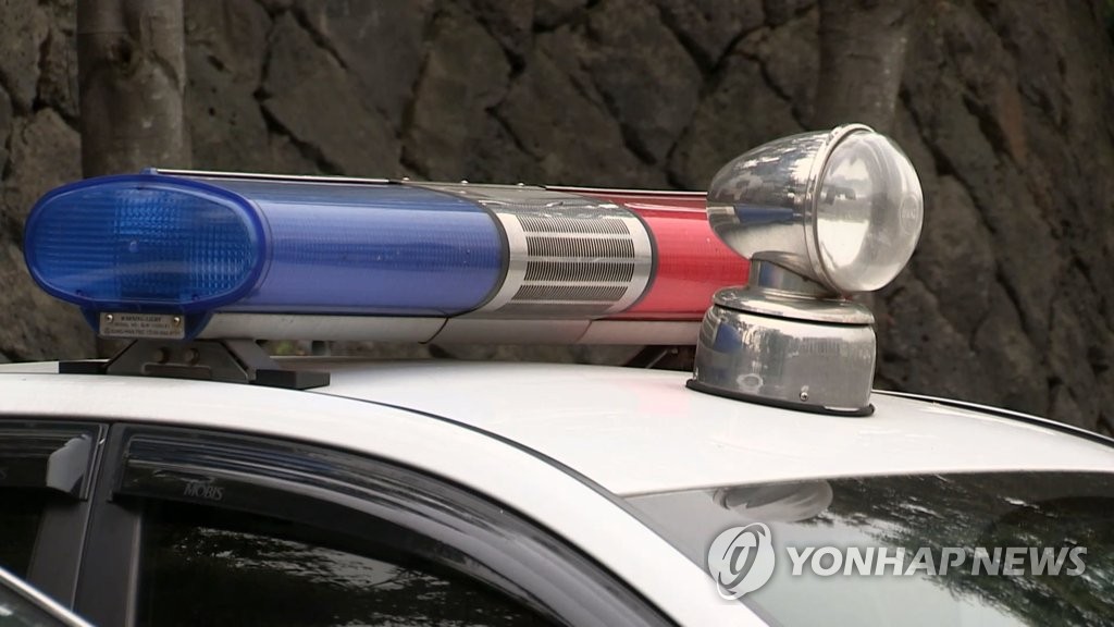 계단 내려오던 이웃 흉기로 찌른 60대 체포 | 연합뉴스