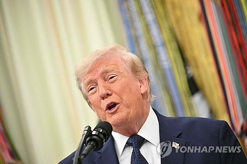 트럼프 "호르무즈 대이란 봉쇄 재개"…20% 통행료 징수 일방선언 | 연합뉴스