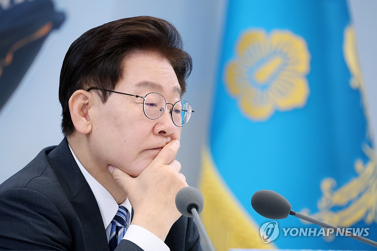李대통령 "가짜뉴스가 온 세상 어지럽혀…사회질서 훼손에 대응" | 연합뉴스