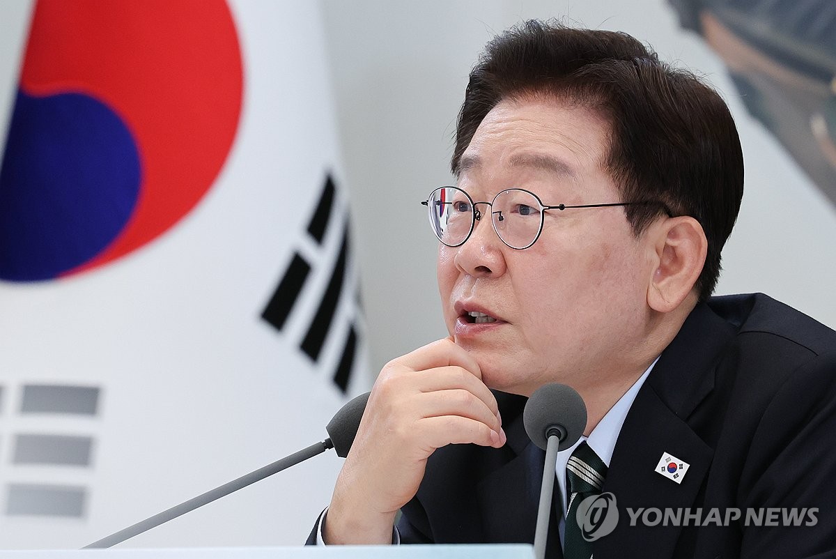 李대통령 "선거 때문에 주식 사들였나"…연금공단 "전혀 아냐" | 연합뉴스