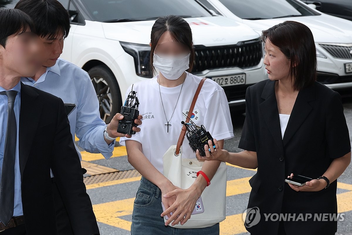 경찰, 개표소 출입 막은 '올다르크' 업무방해 혐의 구속영장(종합) | 연합뉴스