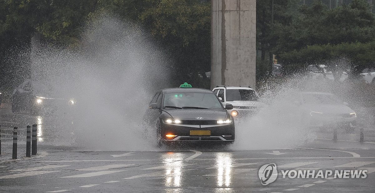 간밤 수도권에 '물벼락'…곳곳 1시간 50㎜ 이상 집중호우 | 연합뉴스