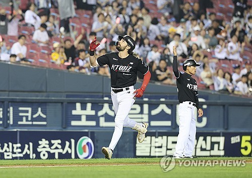 '6연승' kt, 2위 LG 턱 밑 추격…삼성 페덱 강렬한 데뷔승(종합) | 연합뉴스