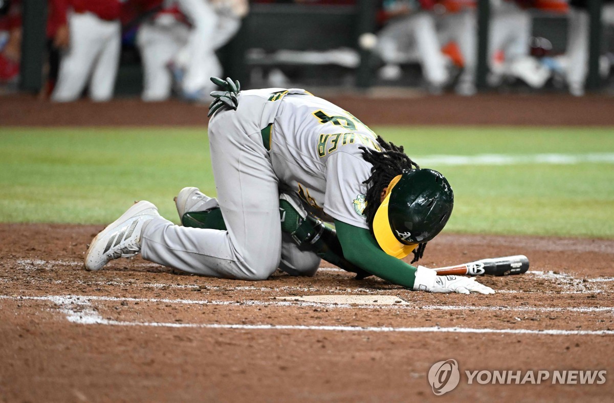 파울에 급소 맞고도 안타 친 MLB 신인, 고환 파열로 응급수술 | 연합뉴스