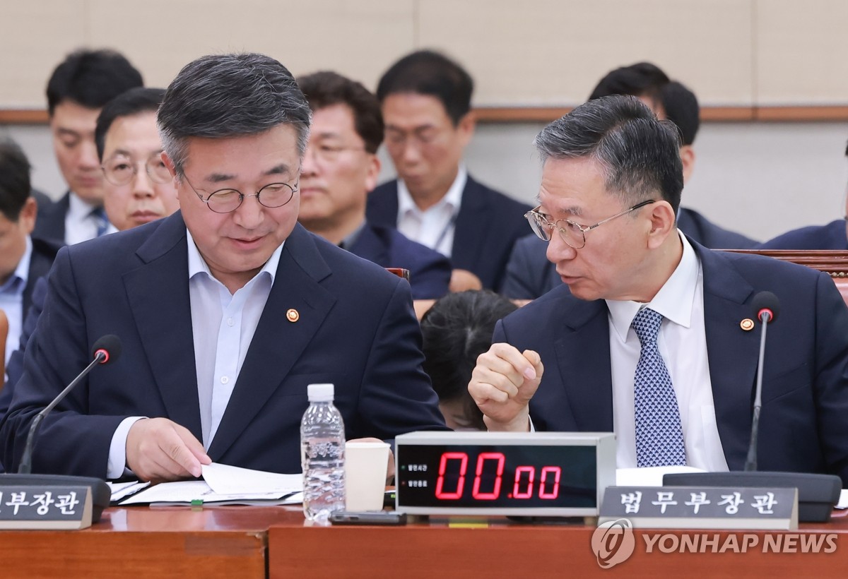 행안장관 "보완수사권 폐지 입장 일관…다른 통제수단 많아" | 연합뉴스