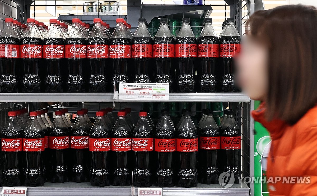 코카콜라음료, 내달 1일 편의점 출고가 평균 7.2% 인상 | 연합뉴스