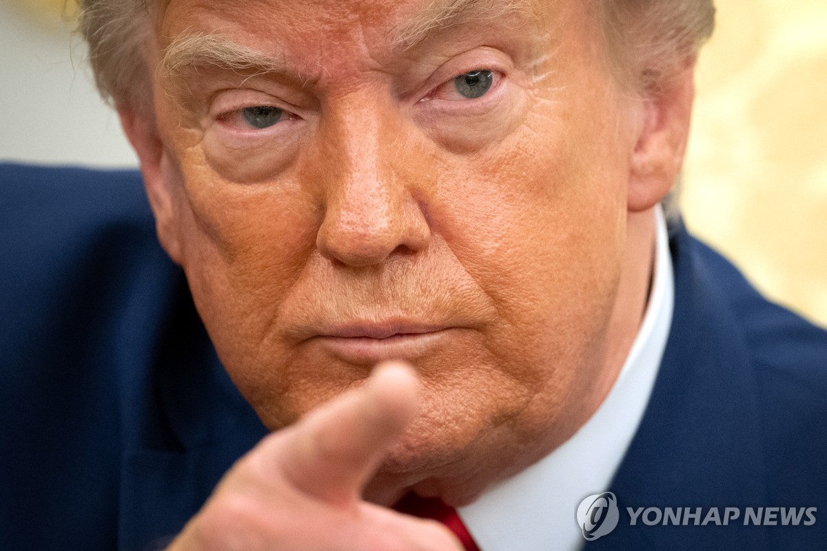 트럼프 "이란, 호르무즈 선박 공격땐 테헤란 교량·발전소 폭격" | 연합뉴스