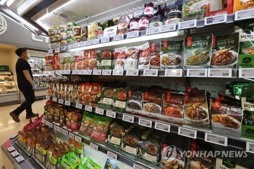 식품·외식업 임금, 타 업종 60∼80%…전문대졸 이상 격차 커져 | 연합뉴스
