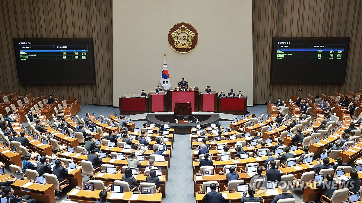 국힘 일부 의원 상임위 배정에 반발…고성 항의에 멱살잡이(종합) | 연합뉴스