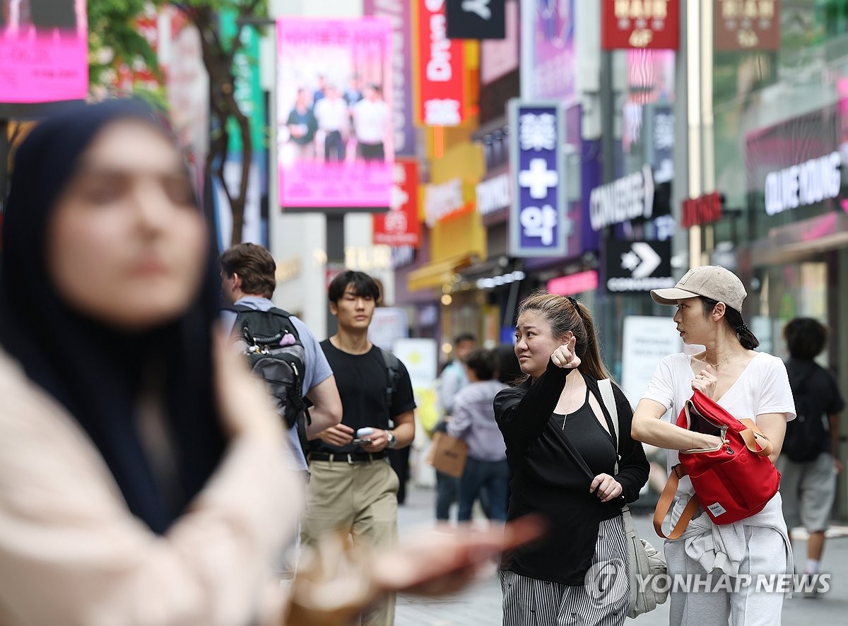 백화점 3사, 5월 매출 명품 비중 40% 돌파…'K'자 양극화 소비 | 연합뉴스