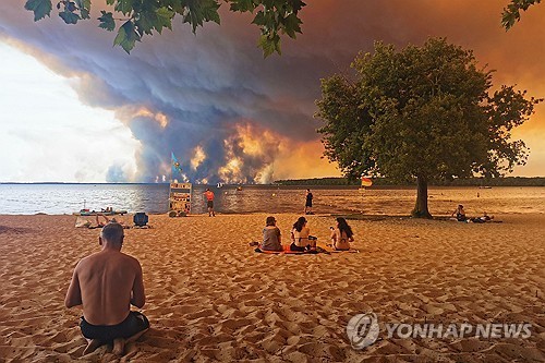 프랑스·스페인 최악 산불에 26만명 대피…진화 총력(종합) | 연합뉴스