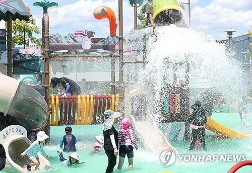 대구·경북 불볕더위 지속…낮 최고기온 33∼38도 | 연합뉴스