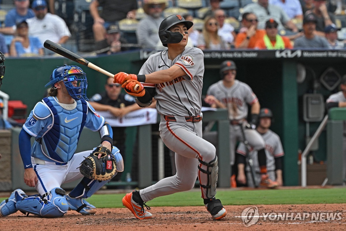 '팔꿈치 사구 여파' MLB 이정후, 2경기 연속 결장 | 연합뉴스