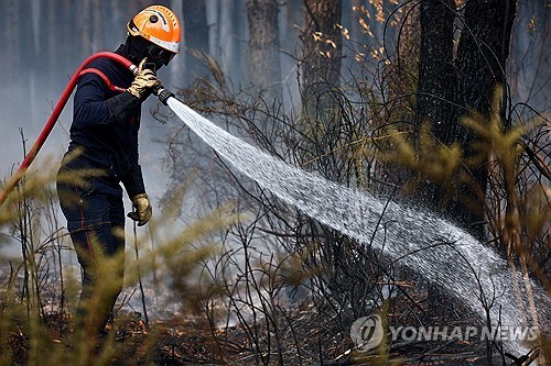 서유럽 다시 폭염…프랑스·스페인 산불 진화 '최대 고비' | 연합뉴스