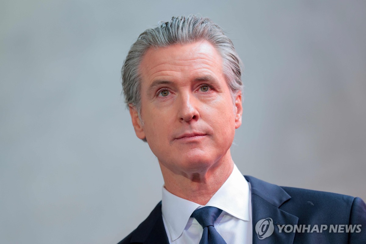 美잠룡 뉴섬 '불륜 과거사' 돌출…20년前 보좌관 입열어 | 연합뉴스