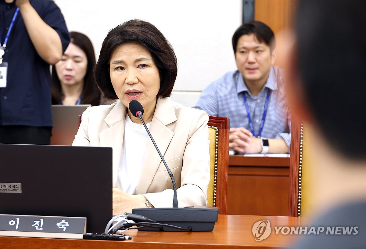 여야, 과방위서 '이진숙 보임' 공방…李 "전학생 집단 괴롭힘" | 연합뉴스