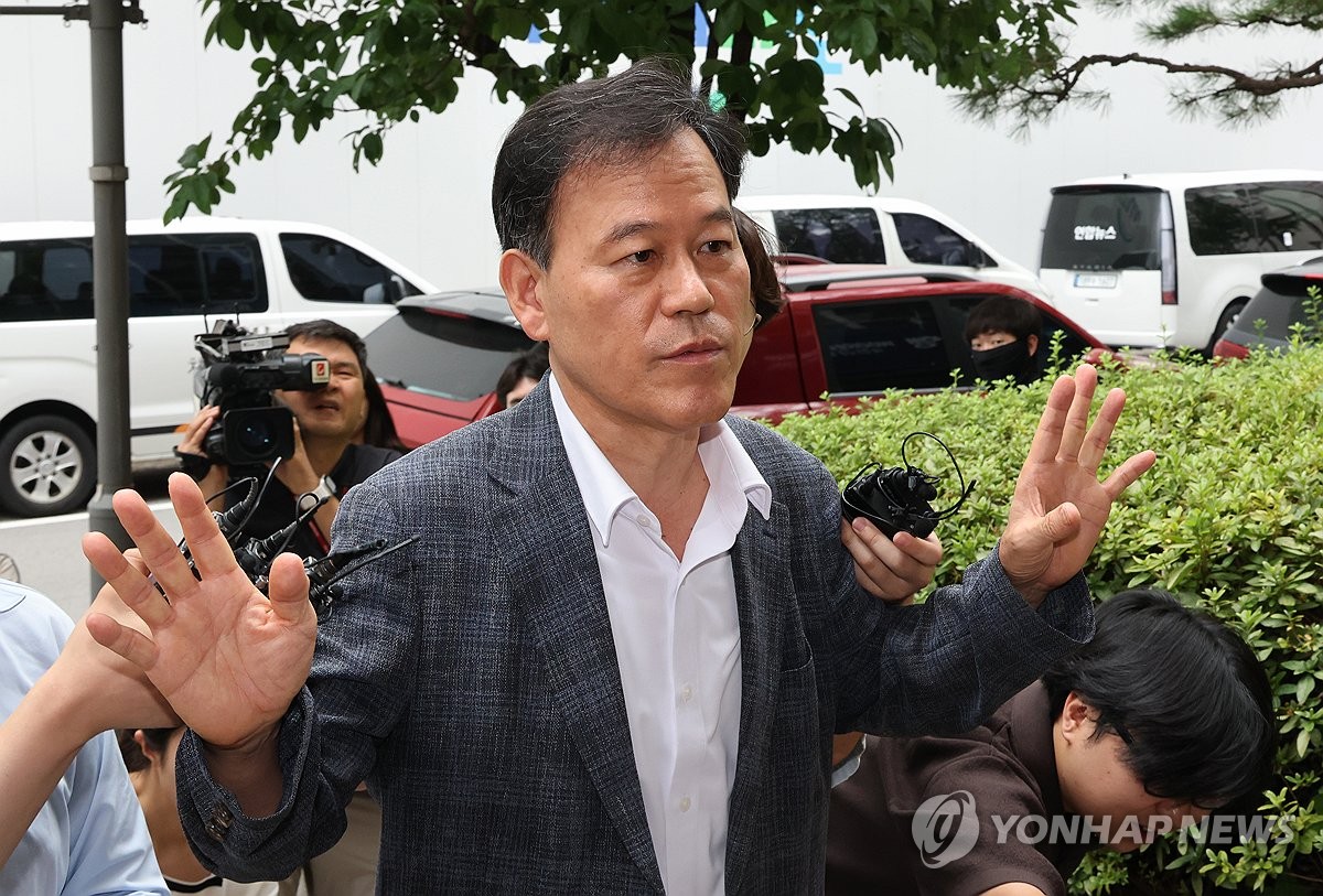 종합특검, '관저 이전 의혹' 윤한홍 의원 소환…피의자 조사 | 연합뉴스
