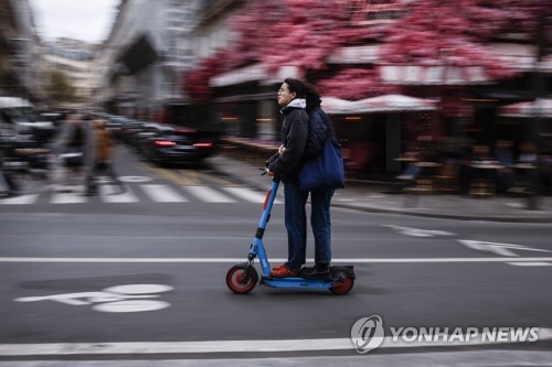 [건강포커스] "전동킥보드 이용자 외상성 뇌손상 위험, 오토바이의 3.5배" | 연합뉴스