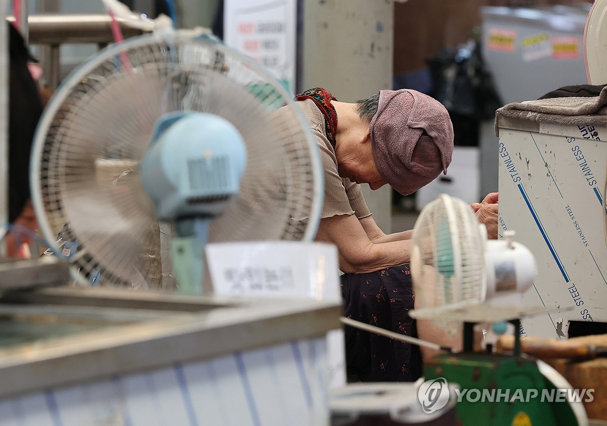 [서울폭염] ⑧ "회식은커녕 손님 3분의 1로"…외식 줄고 배달늘어 | 연합뉴스