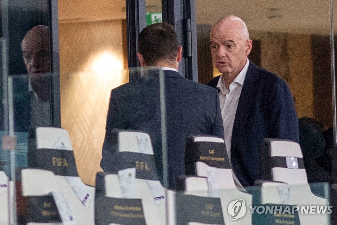유럽축구, 인판티노 회장 압박 계속…"월드컵 보이콧 아직 유효" | 연합뉴스