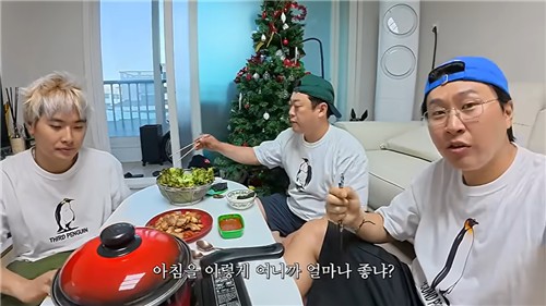새벽 급습부터 회사 탈출까지…유튜브 사로잡은 '날것'의 일상 | 연합뉴스