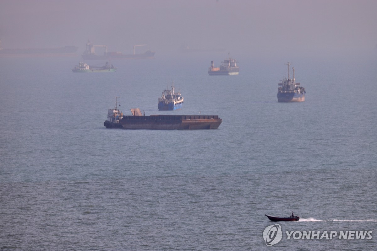 이란 "호르무즈 새 항로 합의 근접…美, MOU 위반 배상해야" | 연합뉴스