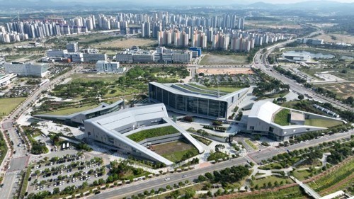 '보조금 12억5천여만원 꿀꺽'… 충남도 공무원 경찰 자수 | 연합뉴스