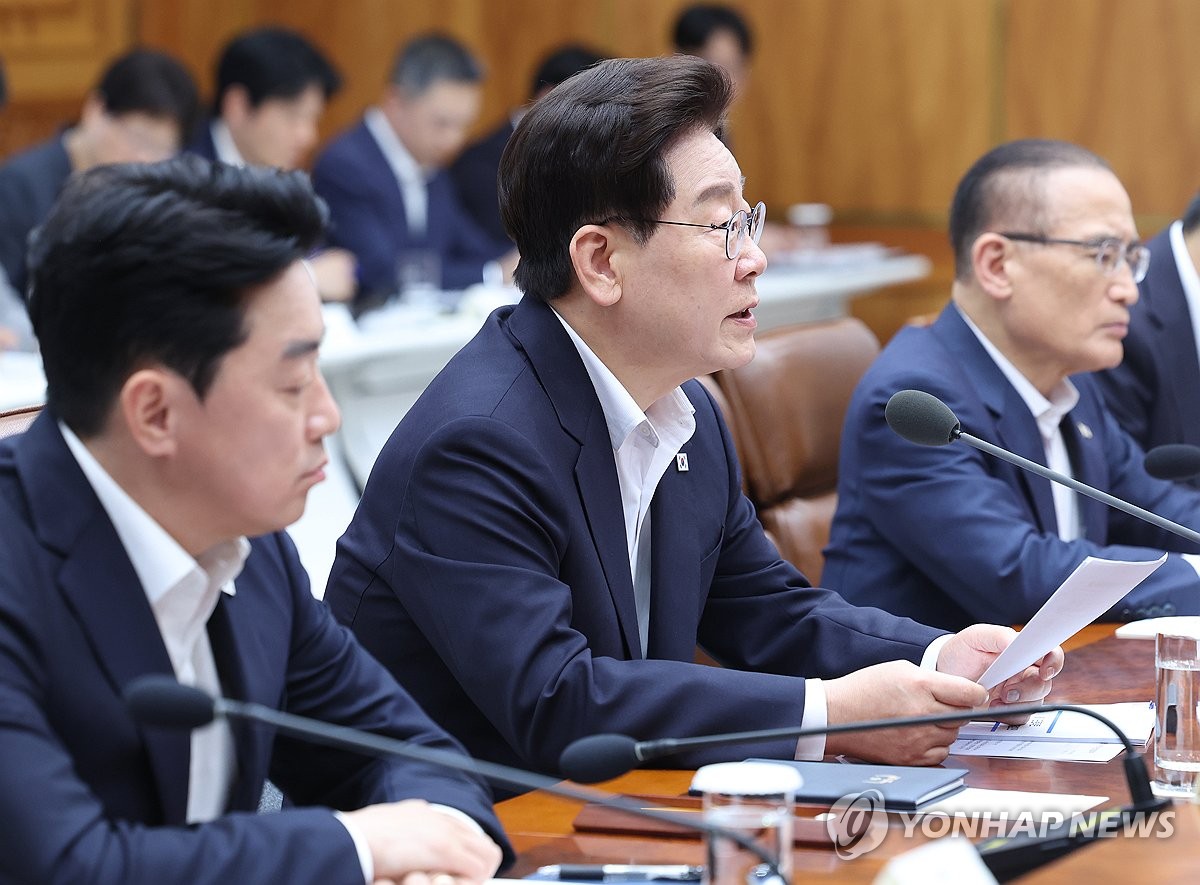 靑 "메가특구특별법 연내 제정…광주 군공항 2028년 분산배치" | 연합뉴스