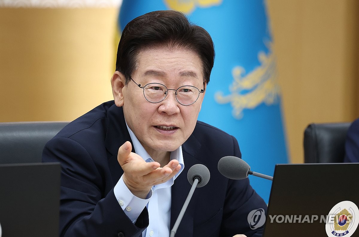 李대통령 "부처 간 엇박자? 각료들이 안 다투면 국민이 싸워" | 연합뉴스