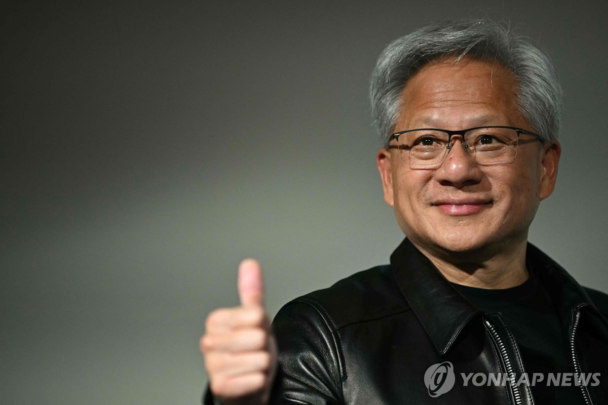 엔비디아 젠슨 황, 美 직원이 뽑은 '최고 CEO' 1위…지지율 99% | 연합뉴스