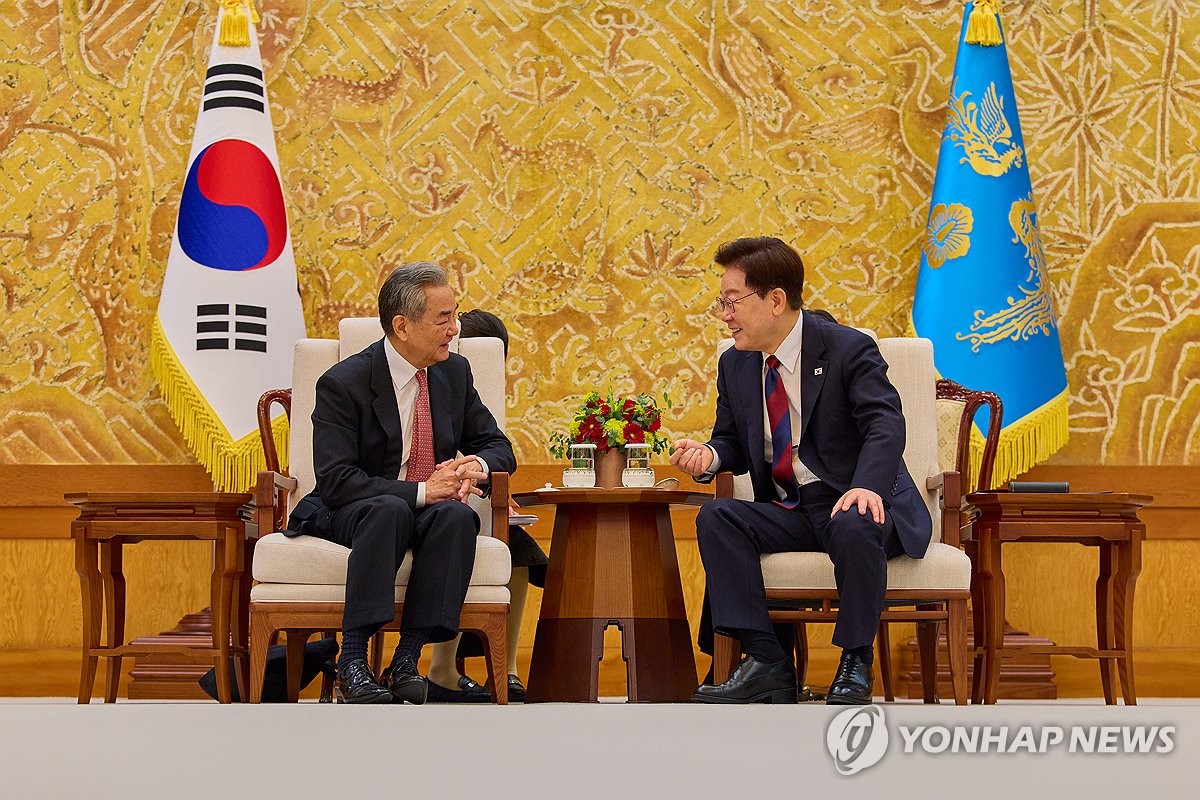 李대통령, 中 왕이에 "한반도 문제 긴밀한 소통 이어가달라"(종합) | 연합뉴스
