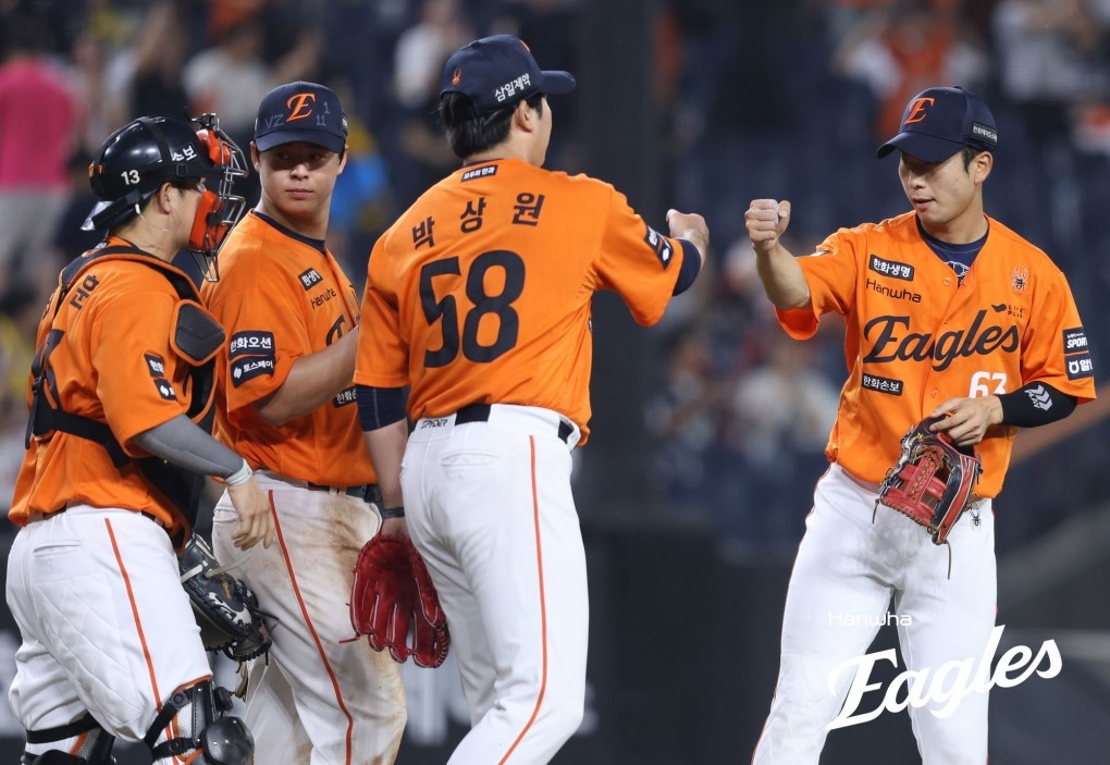 선발 무너진 한화, 불펜 박살난 LG에 대역전승…0-9 → 15-11(종합) | 연합뉴스